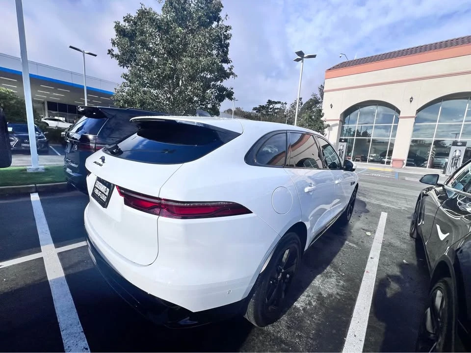 2021 Jaguar F-Pace - Image 5 of 6