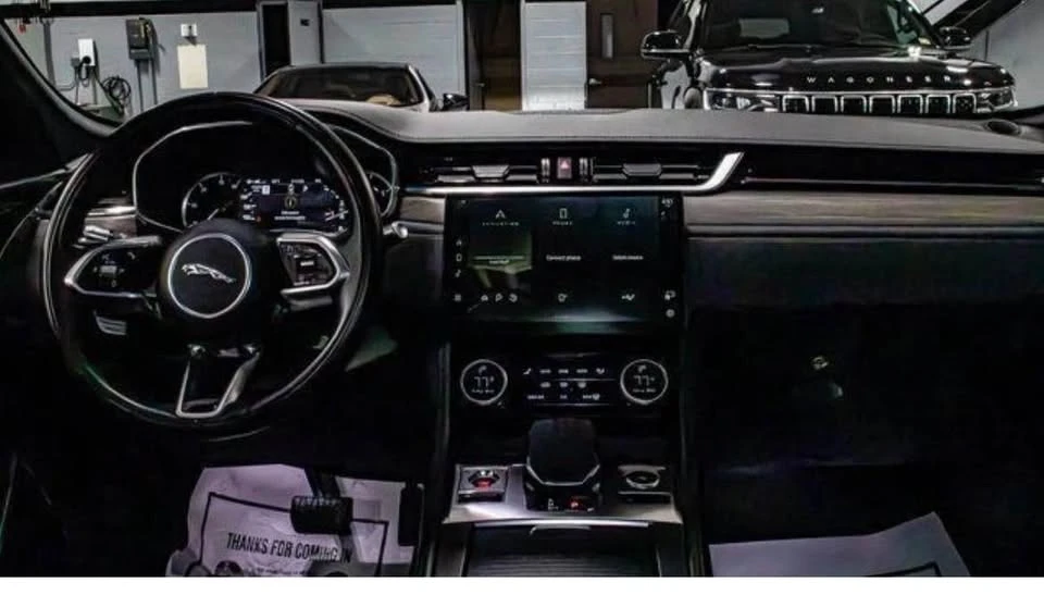2021 Jaguar F-Pace - Image 3 of 7