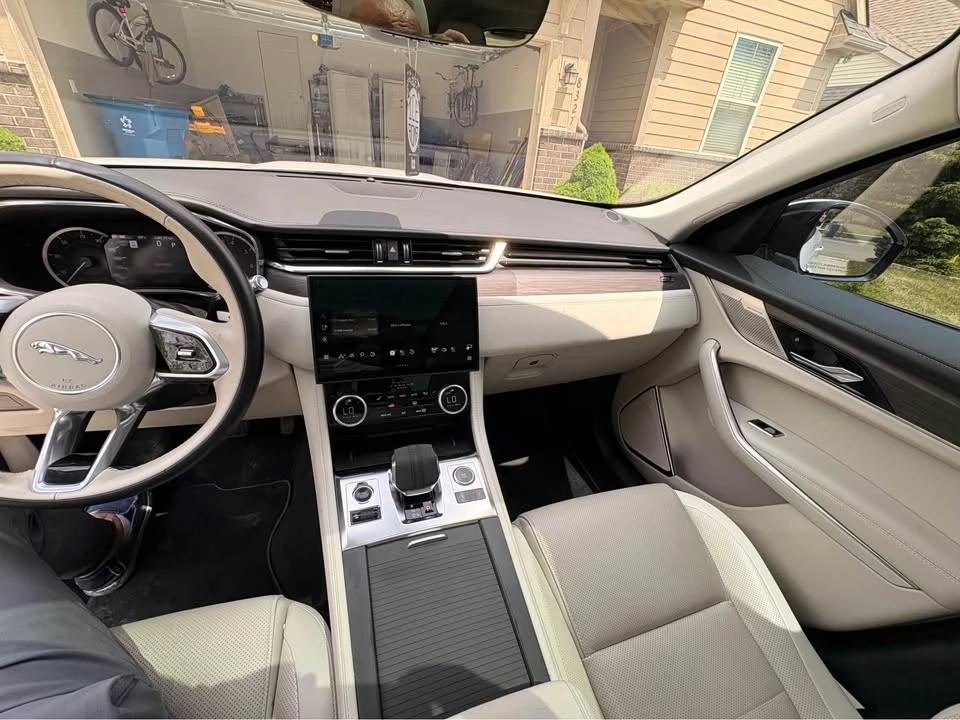 2021 Jaguar F-Pace - Image 13 of 19