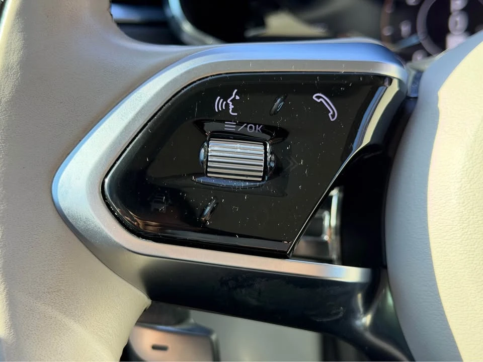 2021 Jaguar F-Pace - Image 14 of 20