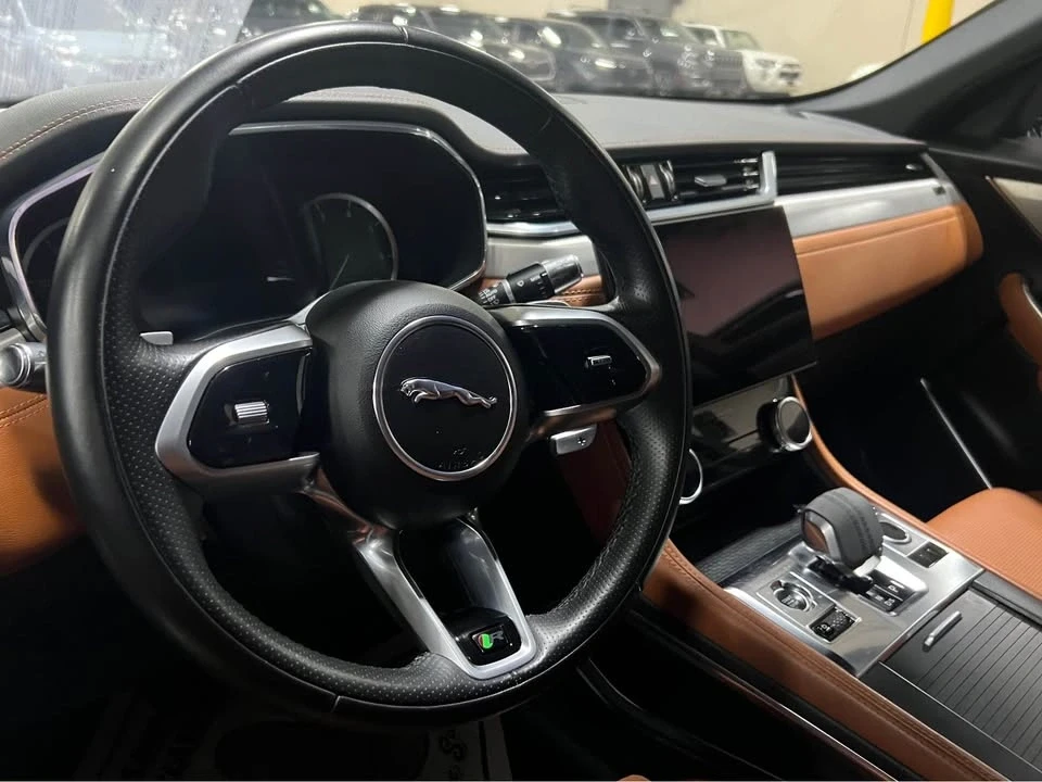 2021 Jaguar F-Pace - Image 10 of 14