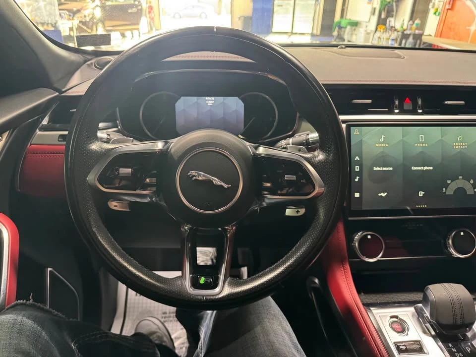 2021 Jaguar F-Pace - Image 16 of 20