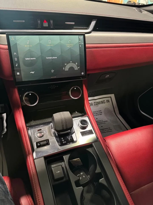 2021 Jaguar F-Pace - Image 17 of 20