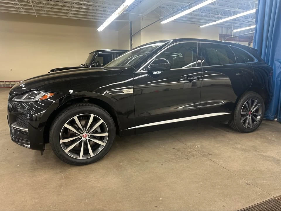 2021 Jaguar F-Pace - Image 2 of 9