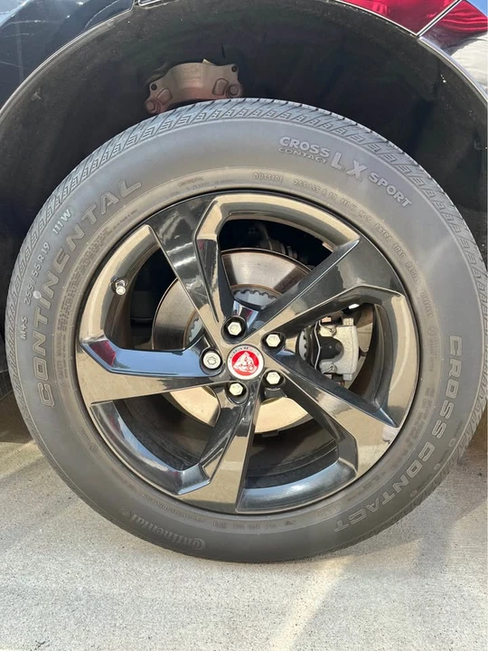 2021 Jaguar F-Pace - Image 10 of 11