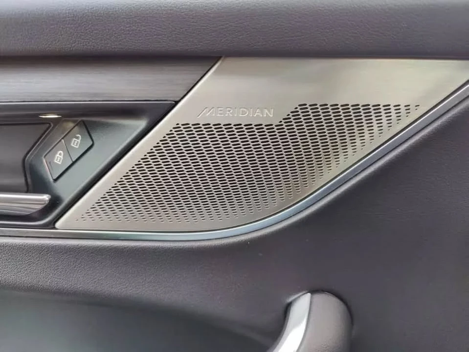 2021 Jaguar F-Pace - Image 11 of 16