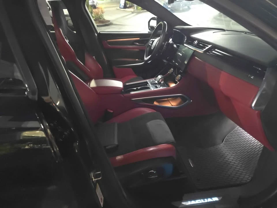 2021 Jaguar F-Pace SVR - Image 10 of 11