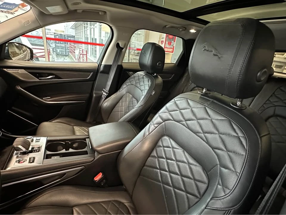 2021 Jaguar F-Pace - Image 9 of 12