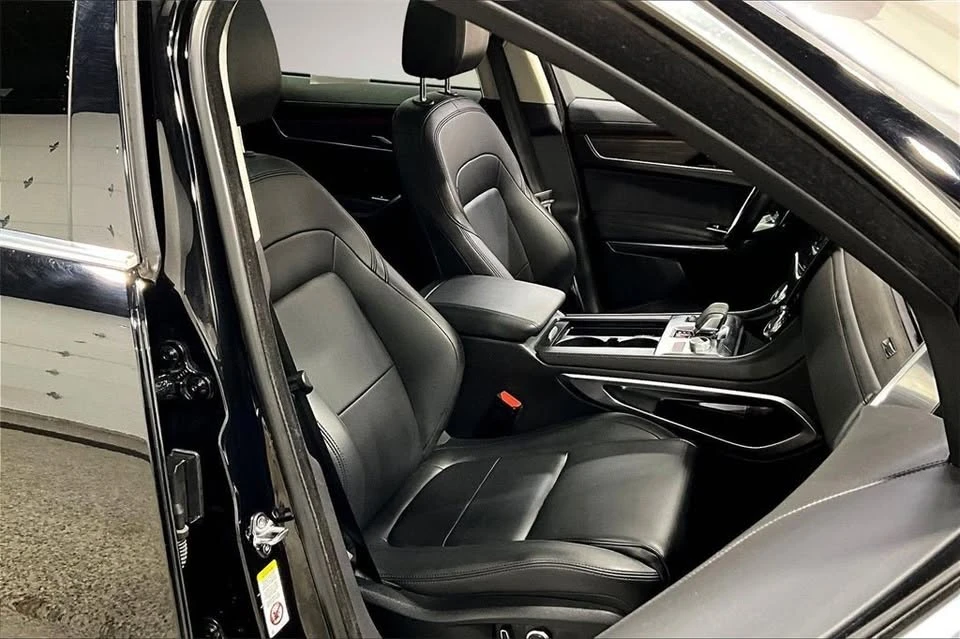 2021 Jaguar F-Pace - Image 14 of 20