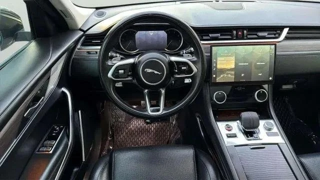 2021 Jaguar F-Pace - Image 16 of 20