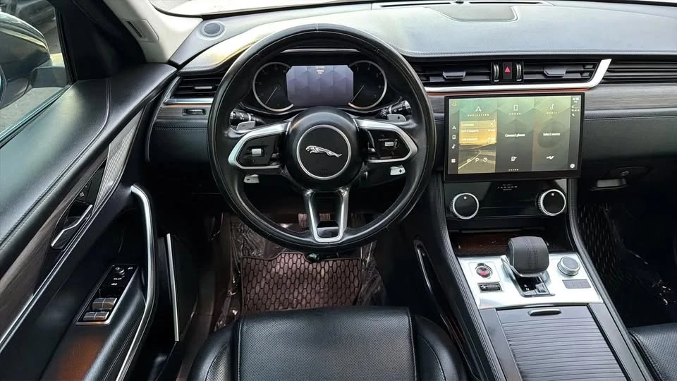 2021 Jaguar F-Pace - Image 16 of 20