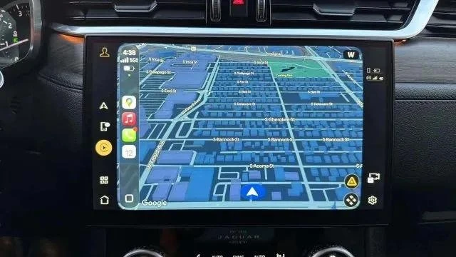 2021 Jaguar F-Pace - Image 19 of 20