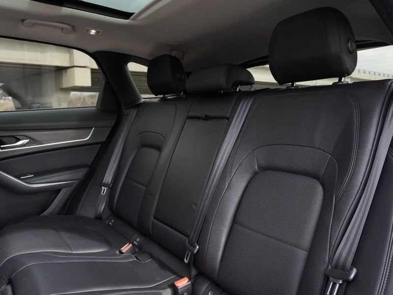 2021 Jaguar F-Pace - Image 11 of 19