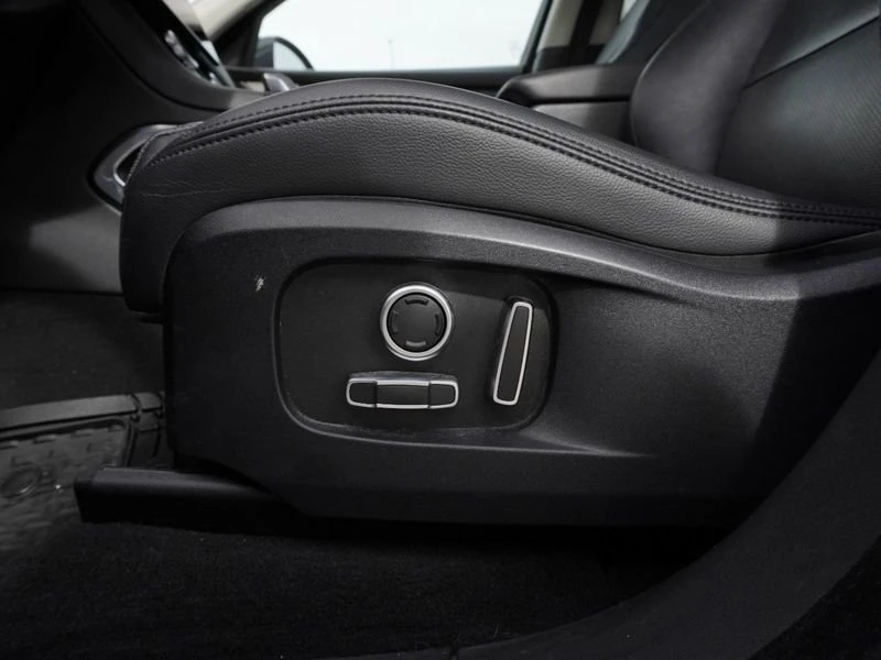 2021 Jaguar F-Pace - Image 16 of 19