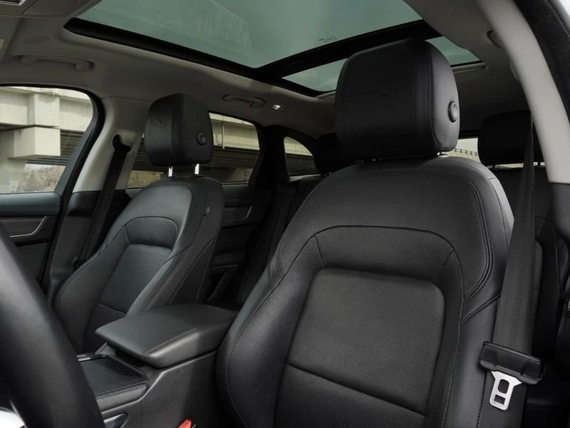 2021 Jaguar F-Pace - Image 10 of 20