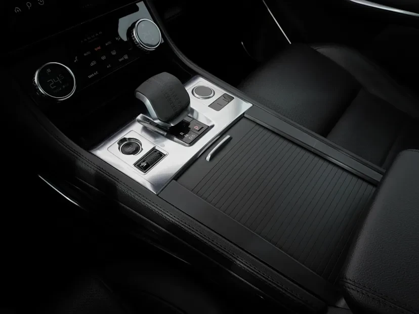 2021 Jaguar F-Pace - Image 14 of 17