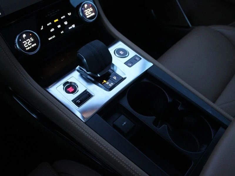 2021 Jaguar F-Pace - Image 16 of 19