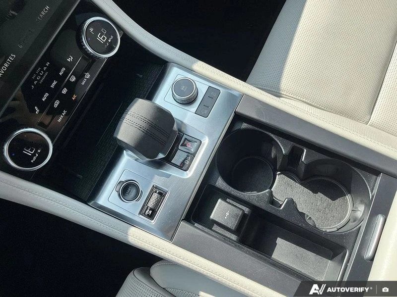 2021 Jaguar F-Pace - Image 15 of 20