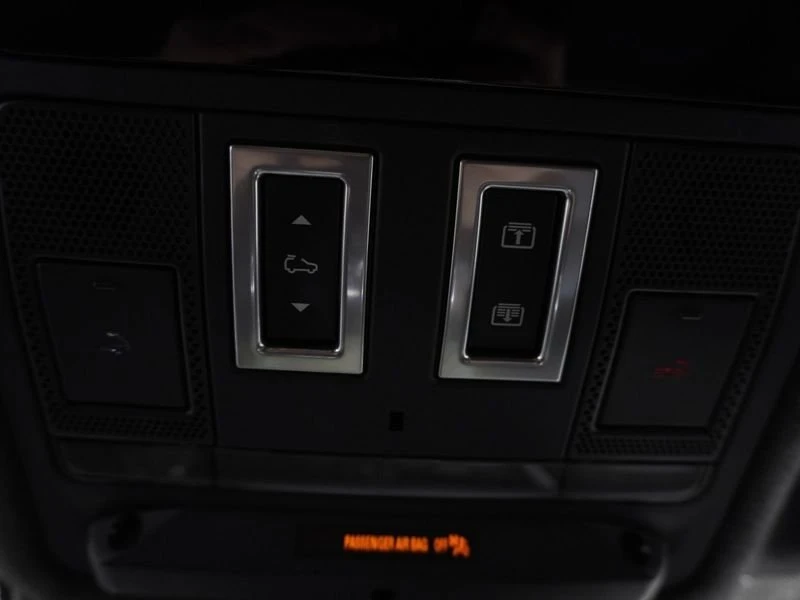 2021 Jaguar F-Pace SVR - Image 13 of 18
