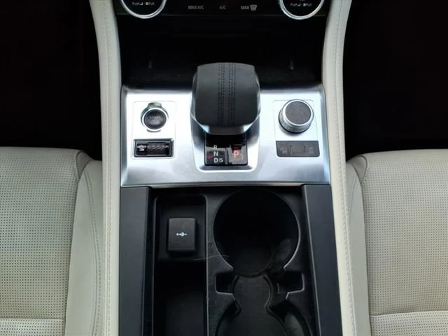 2021 Jaguar F-Pace - Image 9 of 13