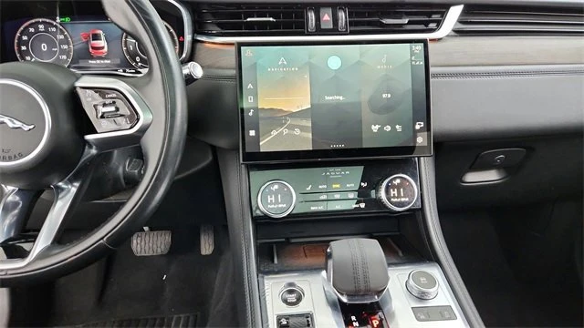 2021 Jaguar F-Pace - Image 16 of 20