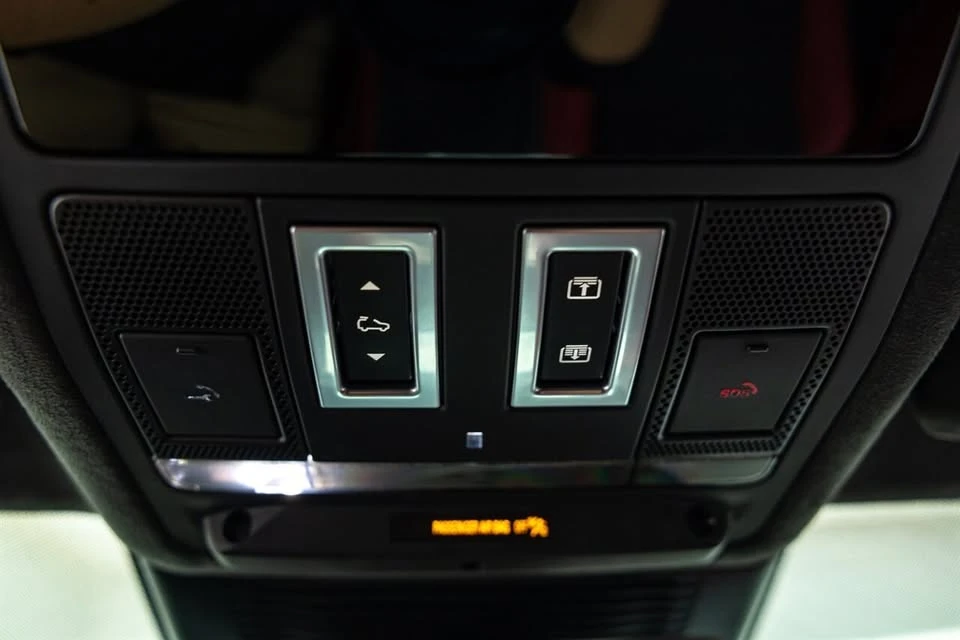 2021 Jaguar F-Pace SVR - Image 15 of 17