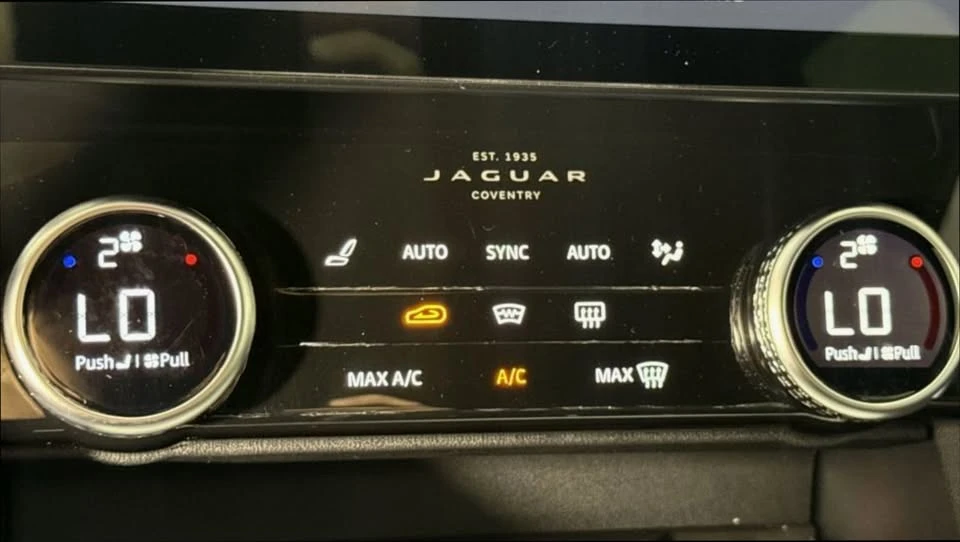 2021 Jaguar F-Pace SVR - Image 17 of 18