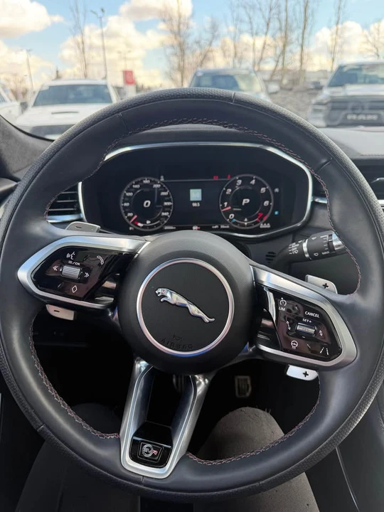 2021 Jaguar F-Pace SVR - Image 9 of 12