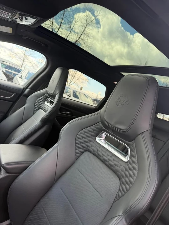2021 Jaguar F-Pace SVR - Image 8 of 12