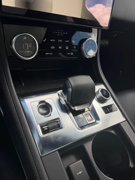 2021 Jaguar F-Pace SVR - Image 12 of 12
