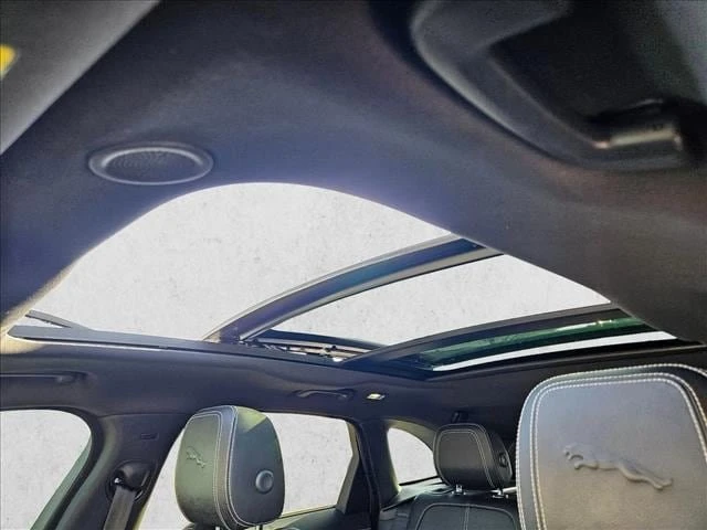 2021 Jaguar F-Pace - Image 17 of 20