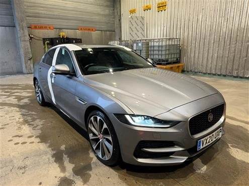 2021 Jaguar XE - Image 3 of 19
