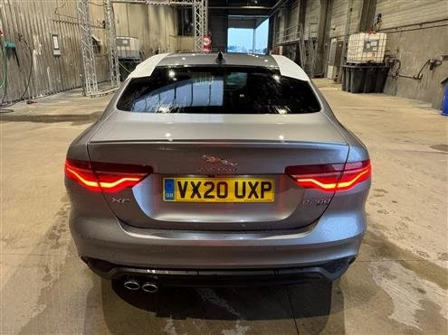 2021 Jaguar XE - Image 5 of 19