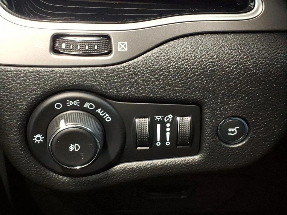 2021 Jeep - Image 15 of 24
