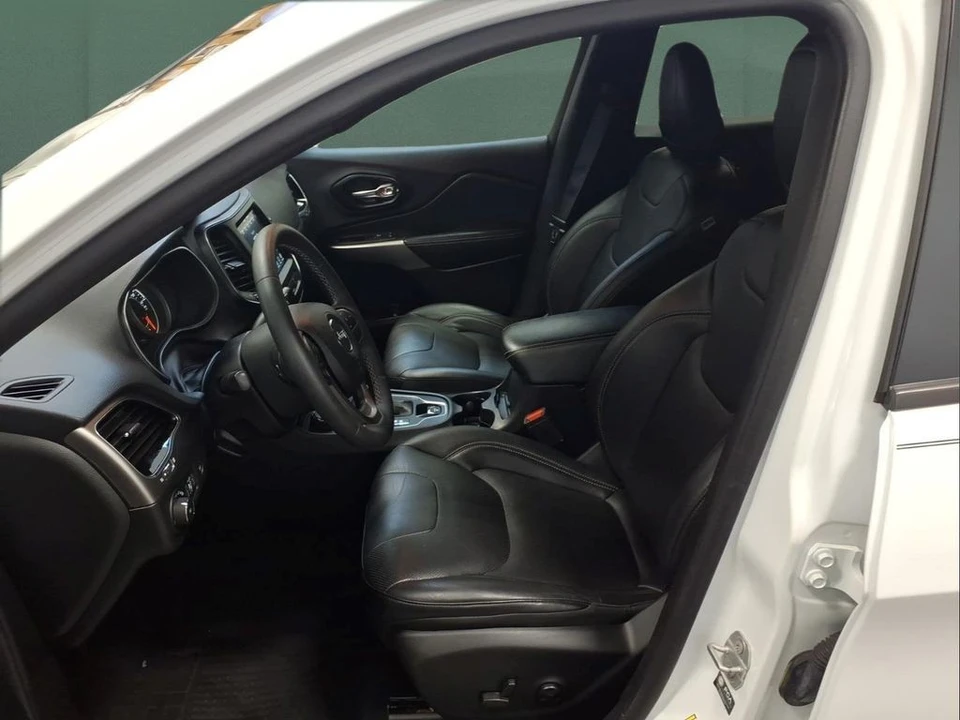 2021 Jeep - Image 21 of 24
