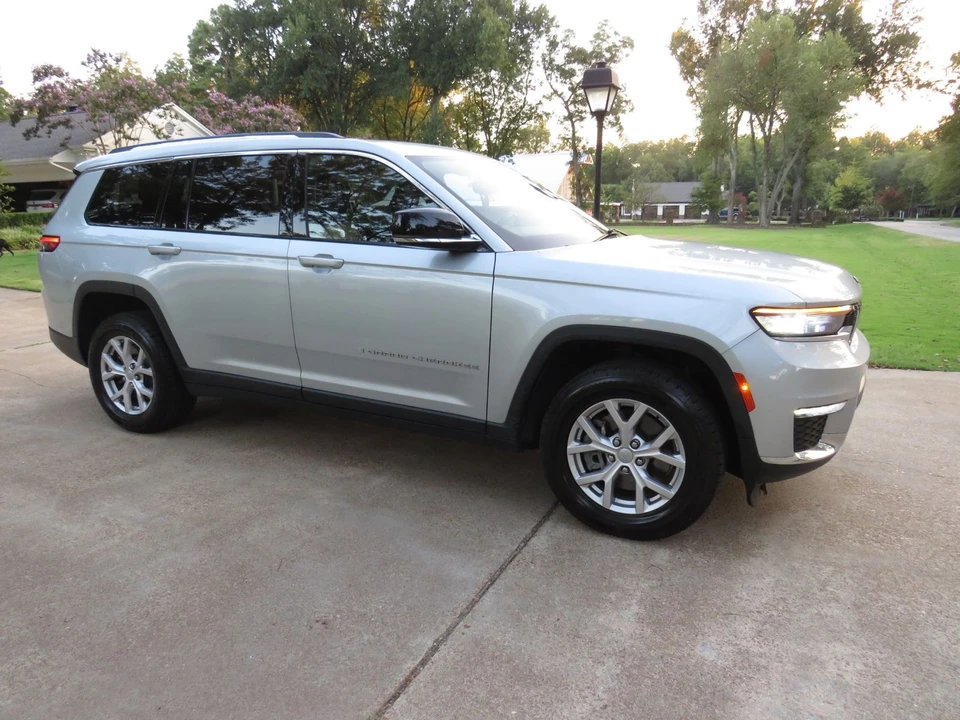 2021 Jeep KL Cherokee - Image 2 of 12