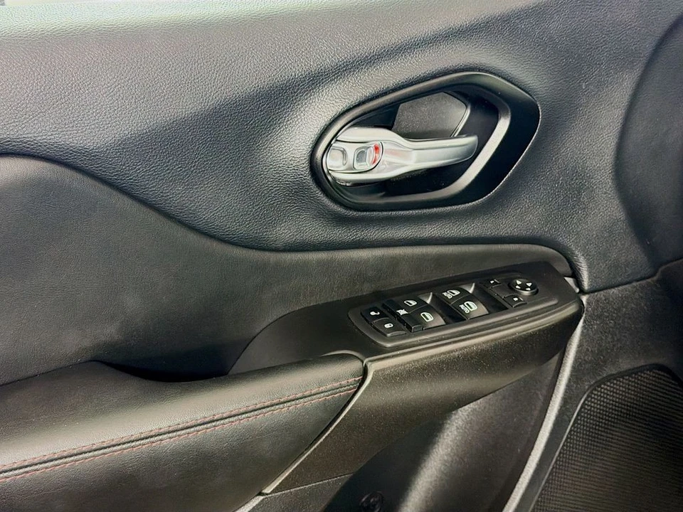 2021 Jeep KL Cherokee - Image 19 of 31