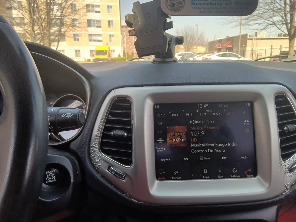 2021 Jeep Compass - Image 17 of 21