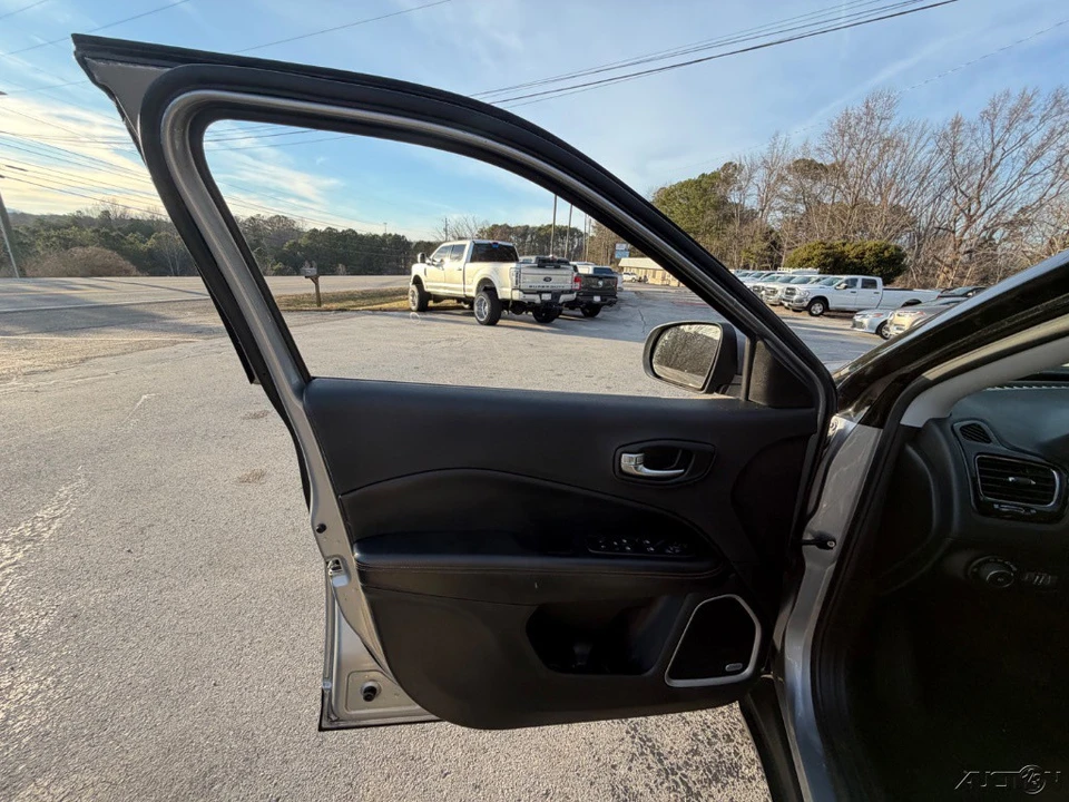 2021 Jeep Compass - Image 10 of 12