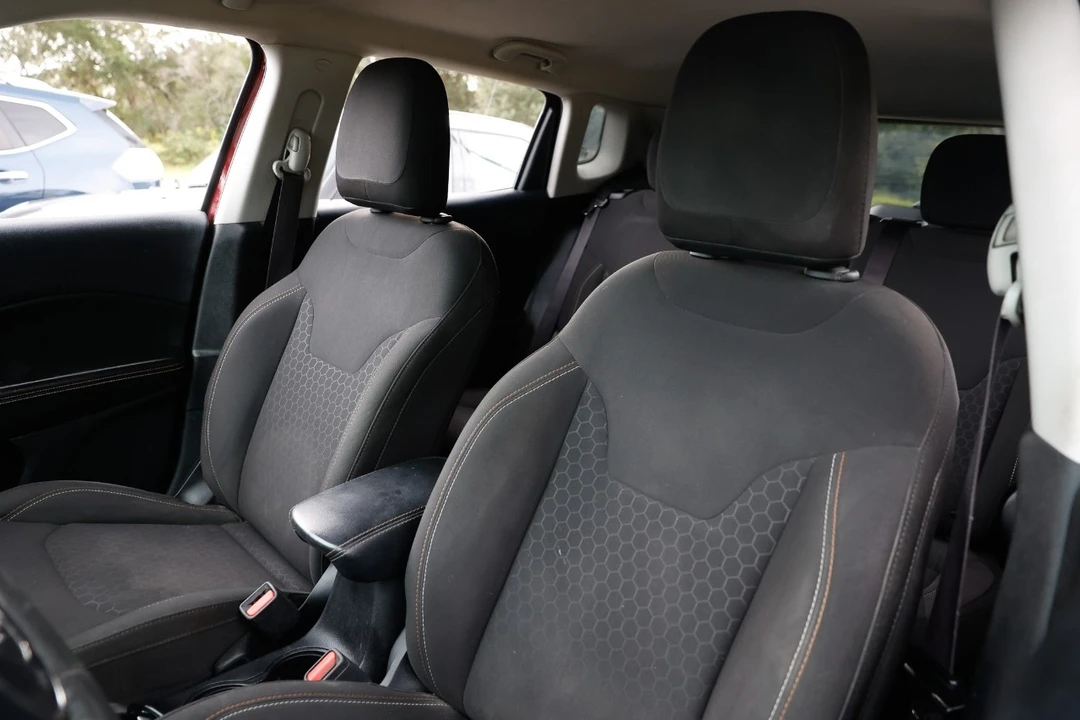 2021 Jeep Compass - Image 6 of 12
