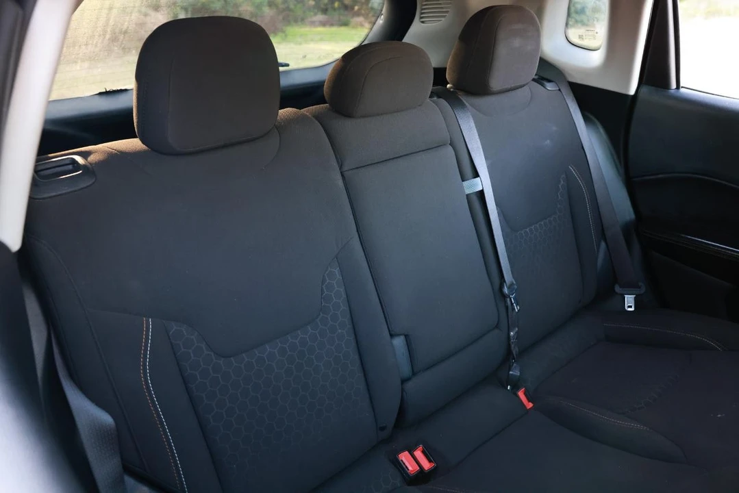 2021 Jeep Compass - Image 14 of 21