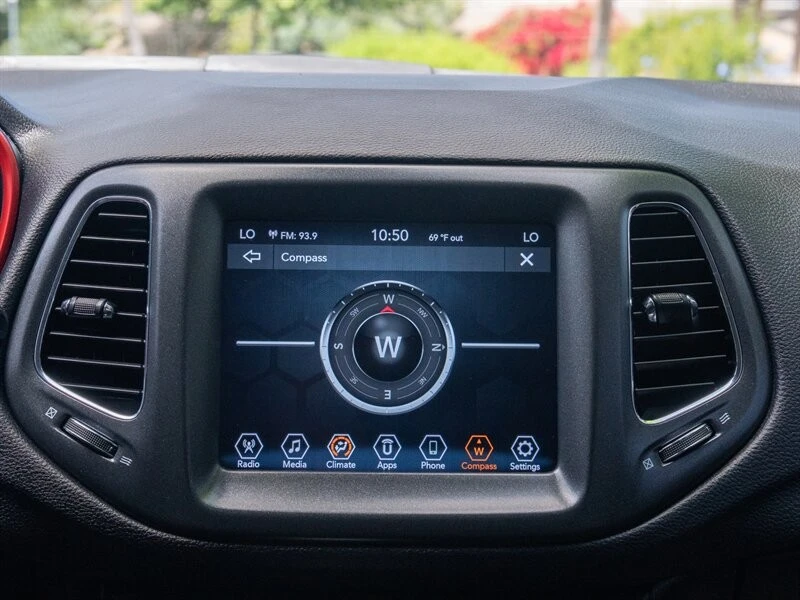 2021 Jeep Compass - Image 16 of 21