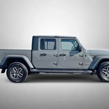 2021 Jeep Gladiator Overland 4WD 4D Crew Cab