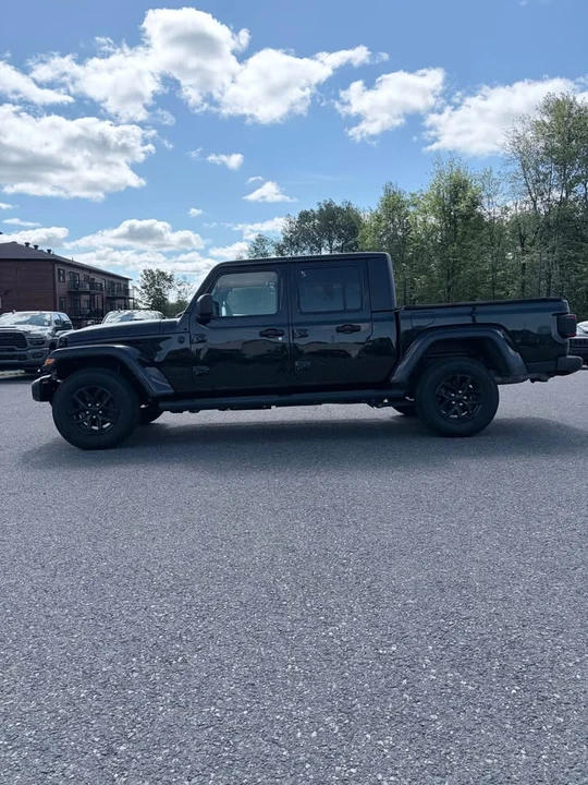 2021 Jeep JT Gladiator - Image 2 of 11
