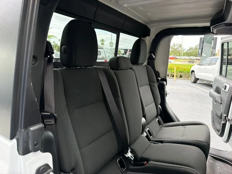 2021 Jeep JT Gladiator - Image 17 of 20