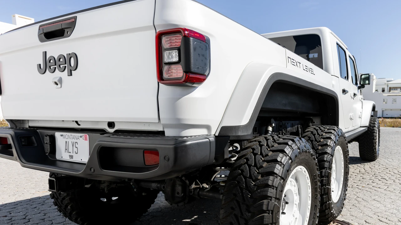 2021 Jeep JT Gladiator - Image 12 of 31