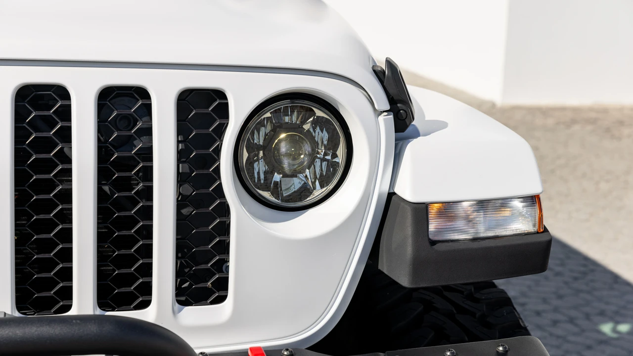 2021 Jeep JT Gladiator - Image 22 of 31