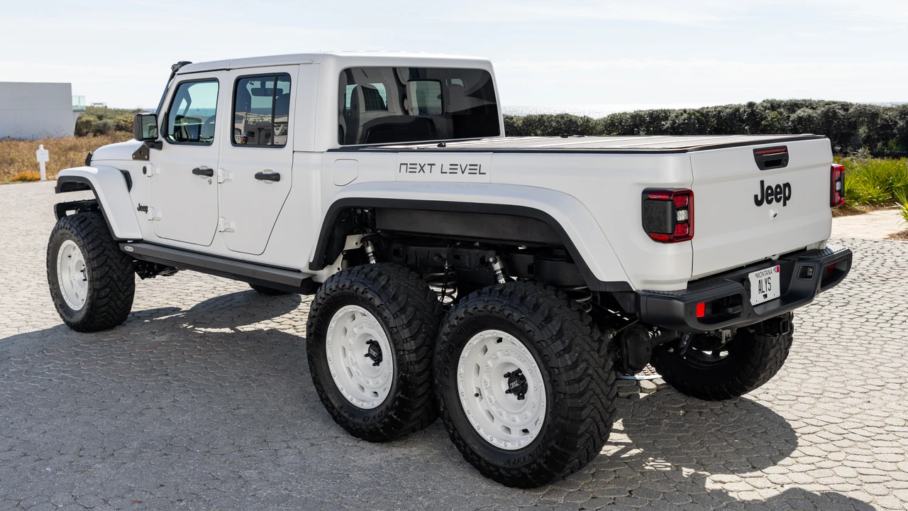 2021 Jeep JT Gladiator - Image 9 of 31