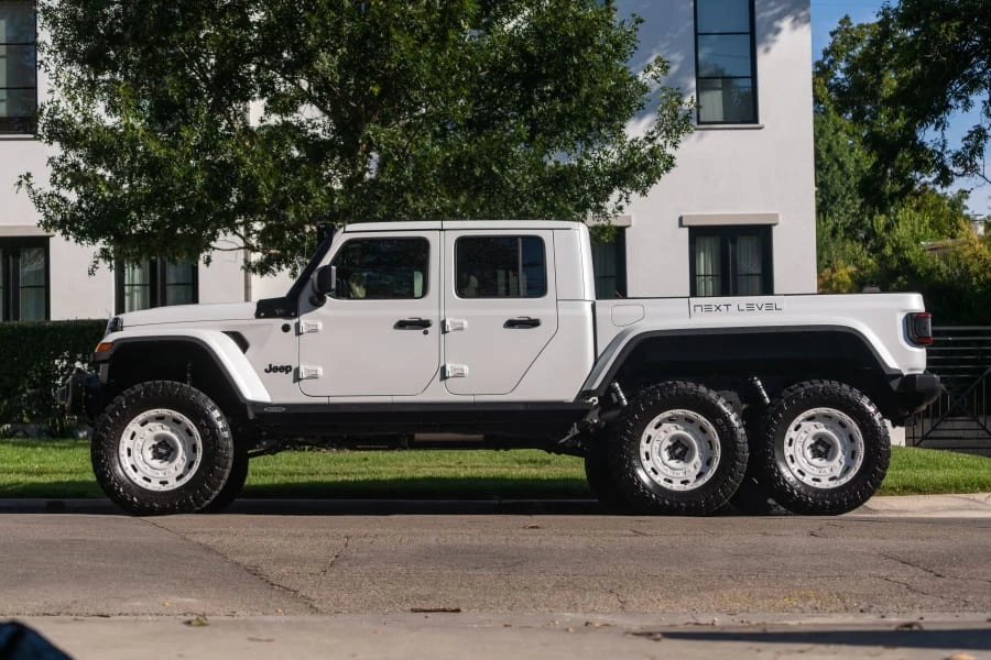 2021 Jeep JT Gladiator - Image 2 of 31