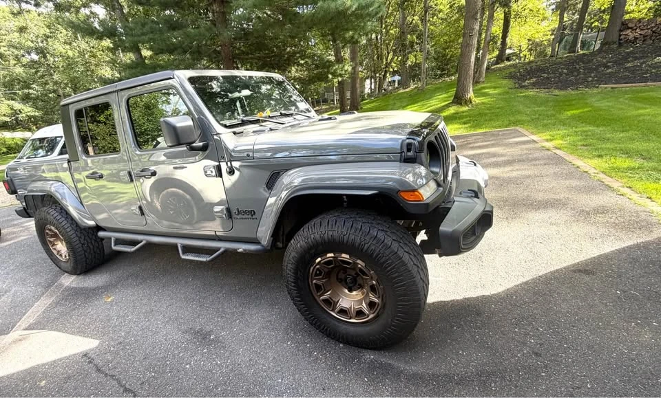 2021 Jeep JT Gladiator - Image 2 of 6